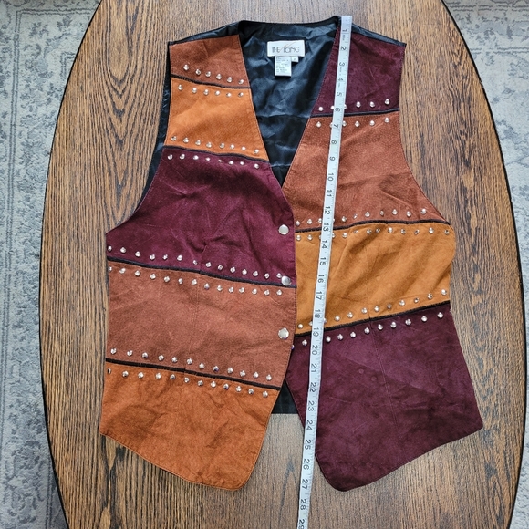 The Icing 90's Vintage 100% Geniune Leather Vest with Studs Size Women's Medium - Picture 6 of 8